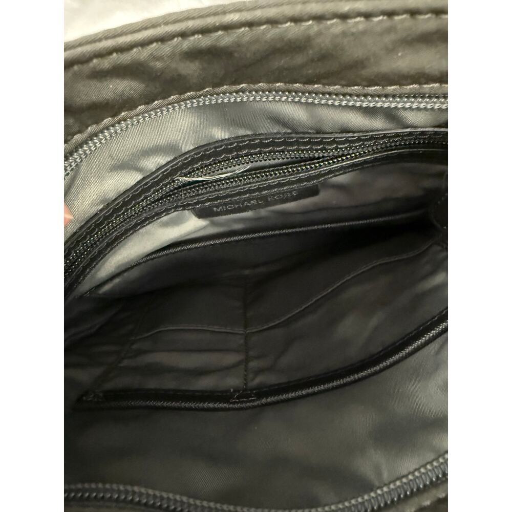 Michael Kors Black Kelsey Nylon Crossbody Handbag Purse GS - Picture 6 of 9